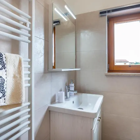 Appartement Cozy Apartment In Cabrunici With Wifi