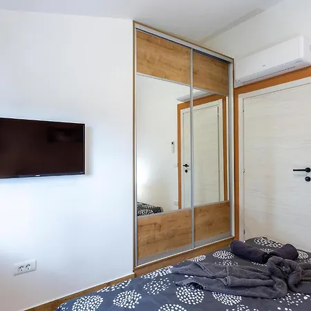 Cozy Apartment In Cabrunici With Wifi * Cabrunici