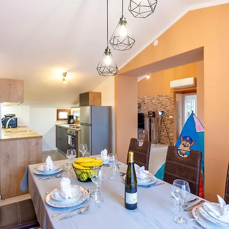 Beautiful In Appartement Cabrunici