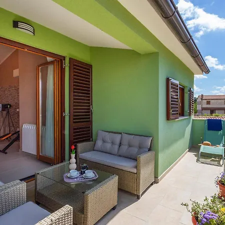 Cozy Apartment In Cabrunici With Wifi Appartement Cabrunici