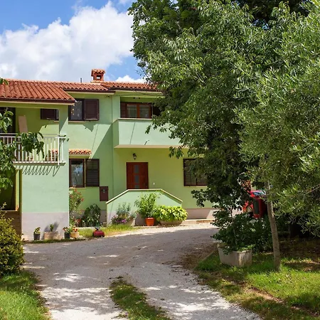 公寓 Lovely Apartment In Cabrunici With Wifi