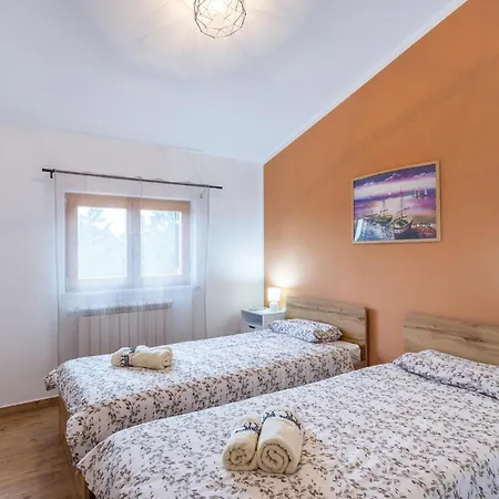 Beautiful In * Cabrunici